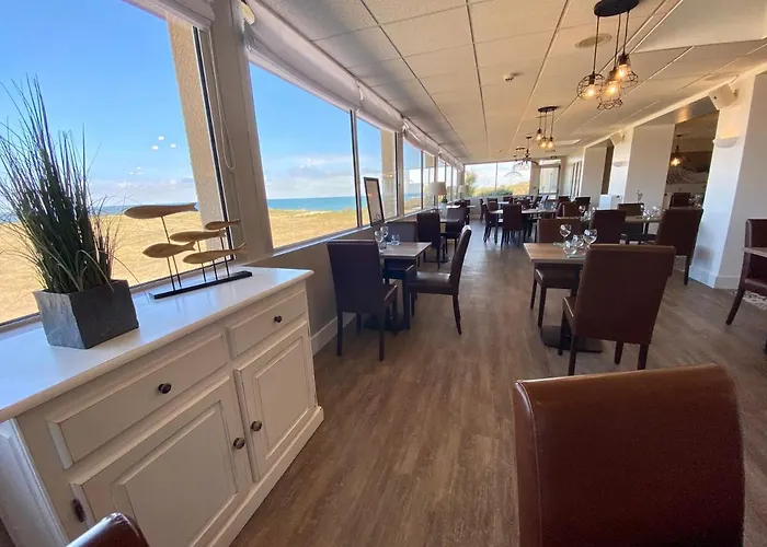 Club De La Plage Hotel 3*