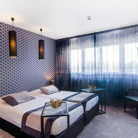 Club De La Plage Hotel 3*